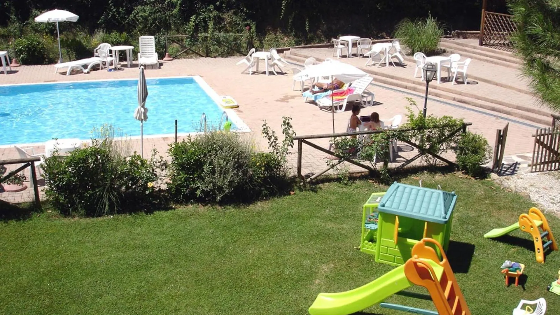 Ground Floor Apartment With Pool View Gazebo Pievescola Italie