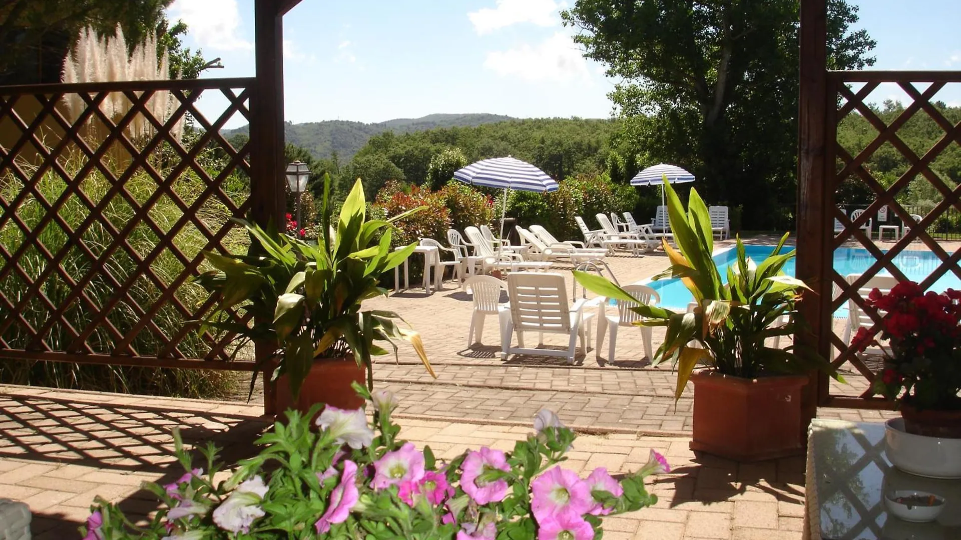 Ground Floor Apartment With Pool View Gazebo Pievescola